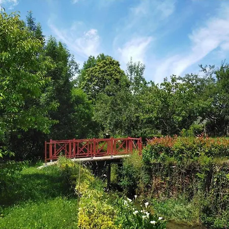 Eyhera Perkain فندق مبيت وإفطار *