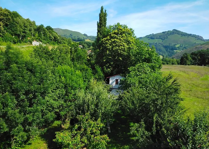 Eyhera Perkain Bed & Breakfast *