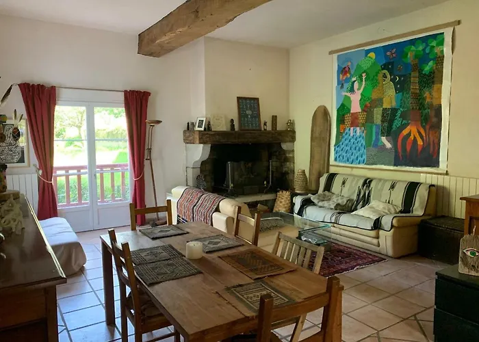 Eyhera Perkain Bed & Breakfast